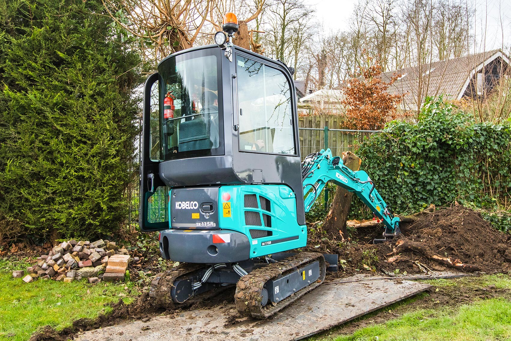 Kobelco SK17 minigraver SK17SR minigraafmachine binnendraaier minikraan compact canopy